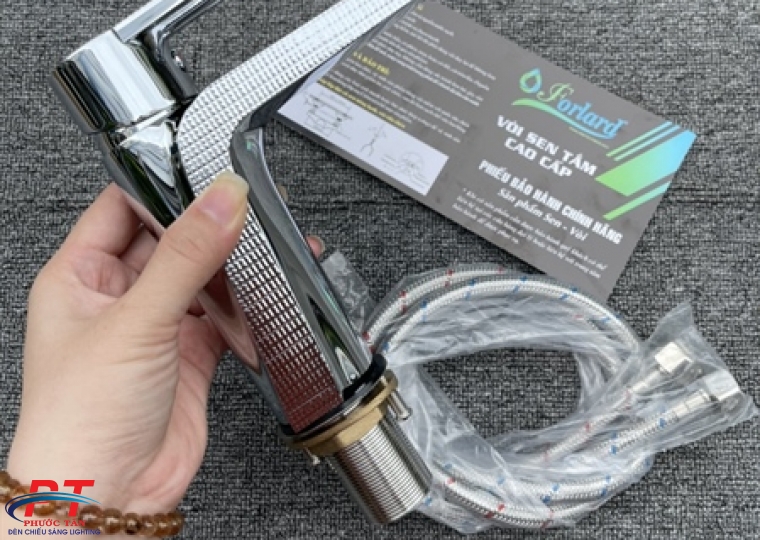 Vòi lavabo bạc chấm VLVBT5