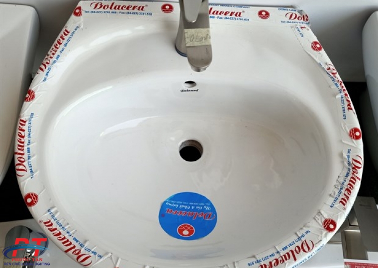 Lavabo chân treo